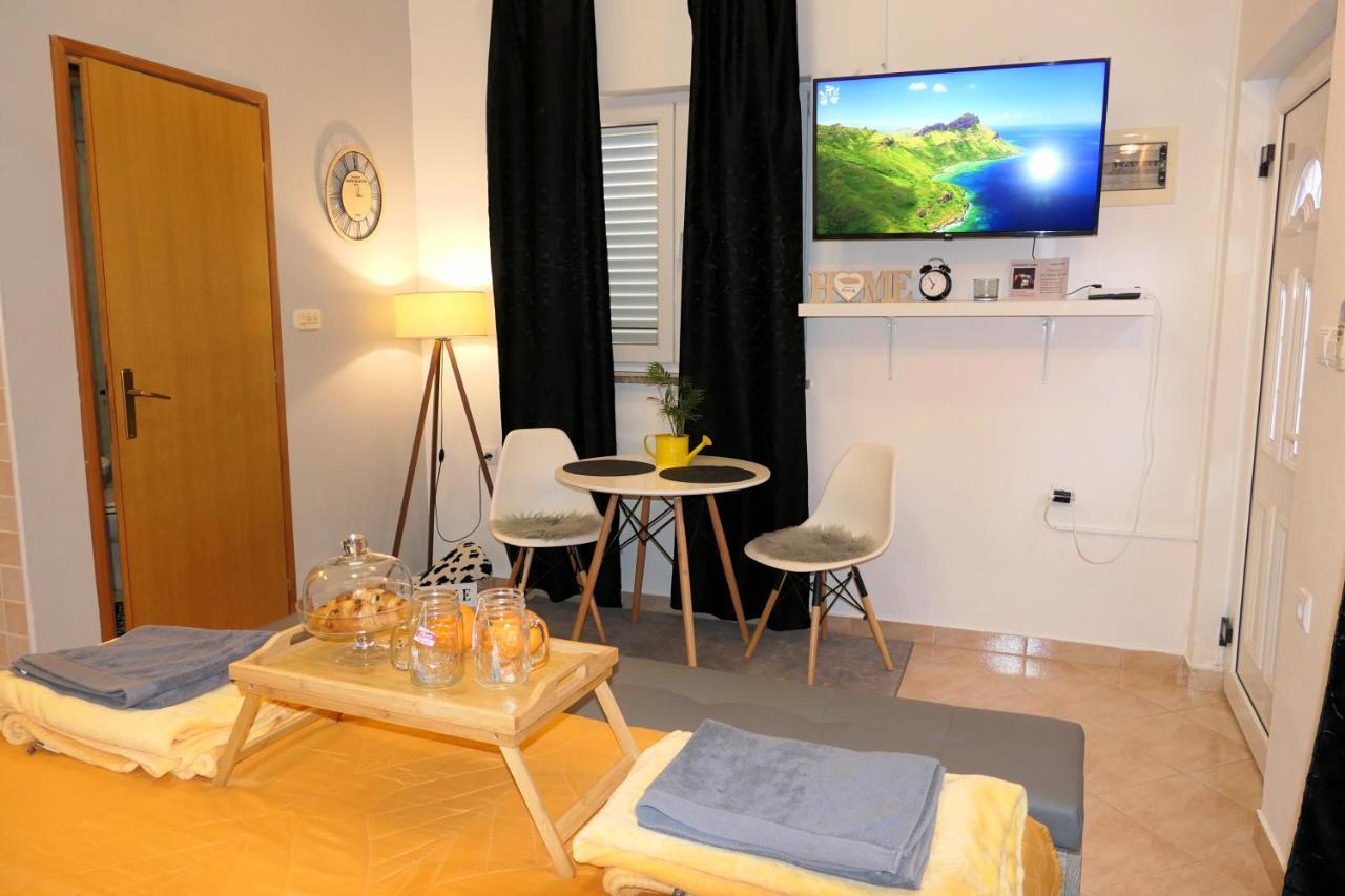 Apartment Laura Senj  Luaran gambar