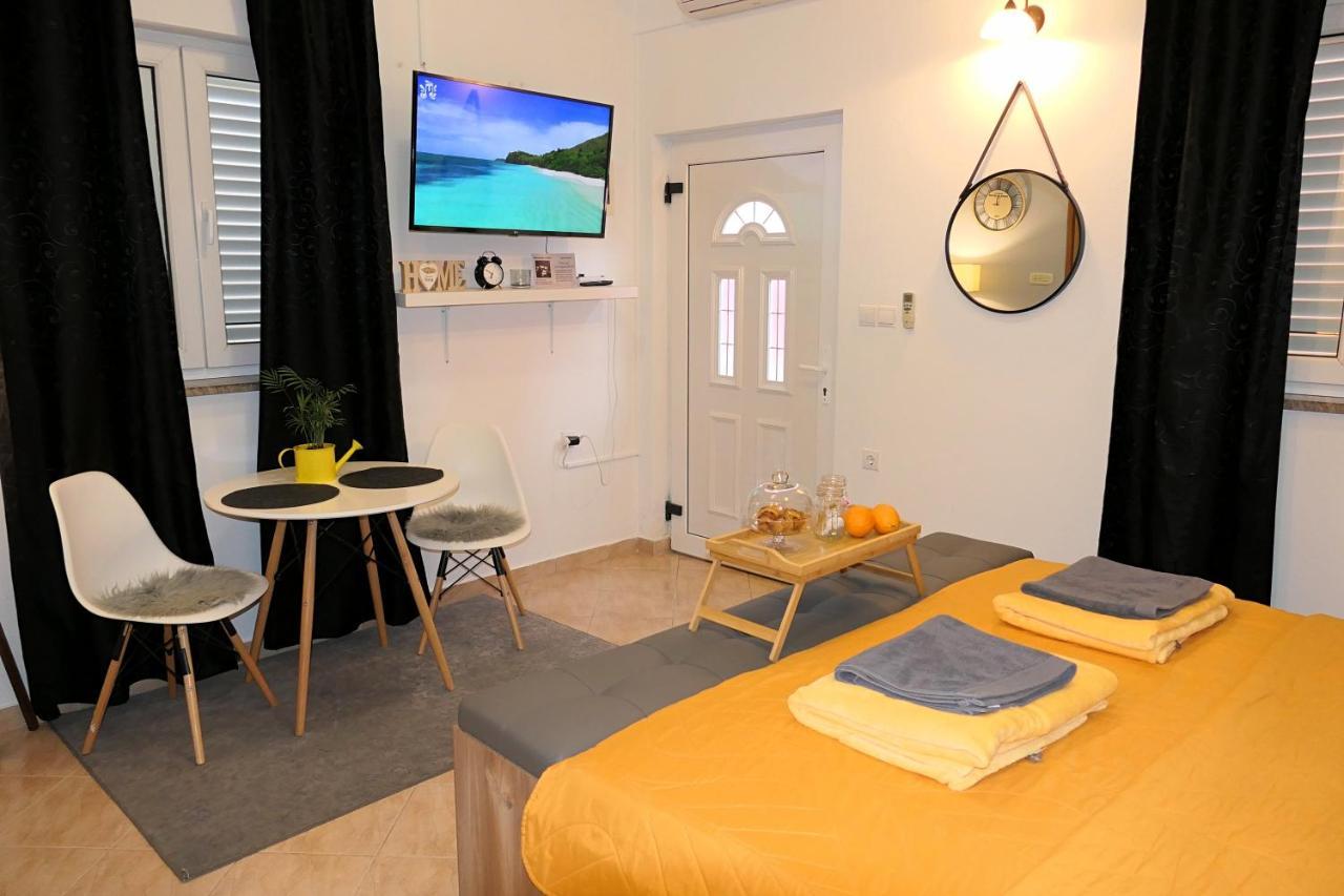 Apartment Laura Senj  Luaran gambar