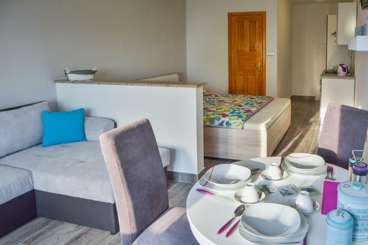 Apartment Laura Senj  Luaran gambar